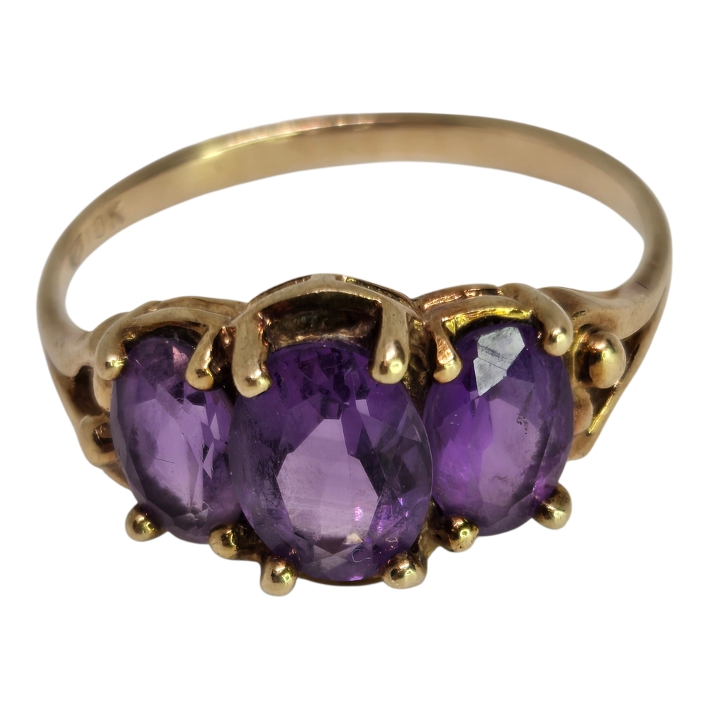 10K Yellow Gold Elegant Trio Amethyst  Purple Gemstone Vintage Ring - Picture 4 of 9